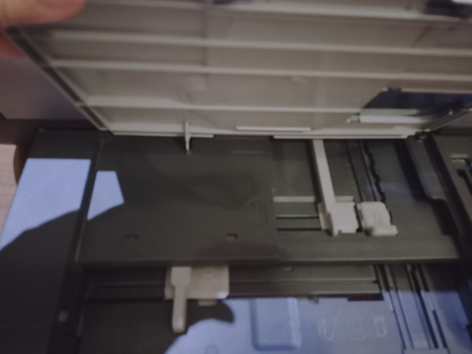 Принтер цветной hp