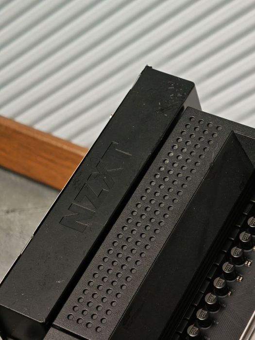 B650E NZXT б/у в идеале