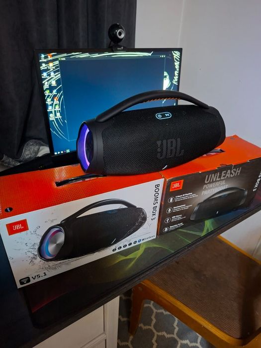 Колонка JBL boomsbox3