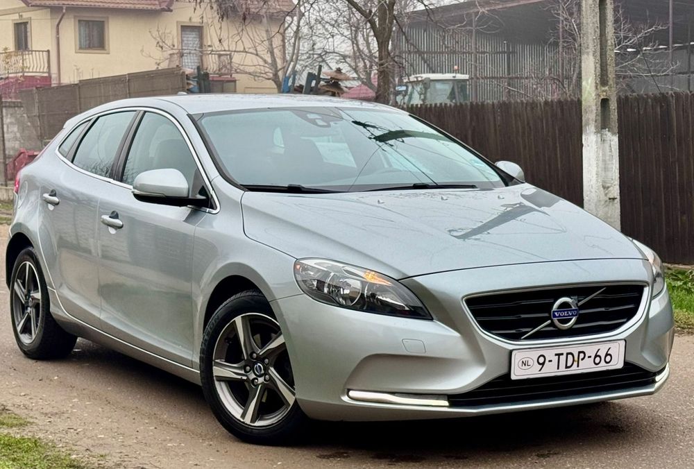 Volvo V40 D2 Kinetic * 2014 * 1.6 Diesel 115 CP * Euro5 *  Nr Valabile