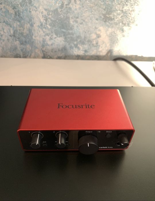 Focusrite Scarlett Solo 4th Gen USB аудио интерфейс