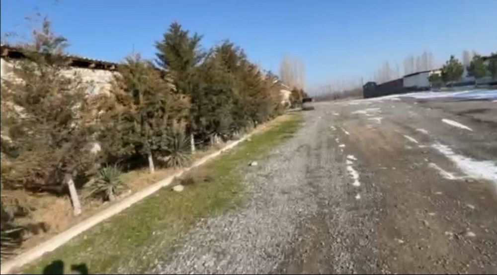 Товукхона ва Нотурар жой сотилади, 2 та товукхонаси бор