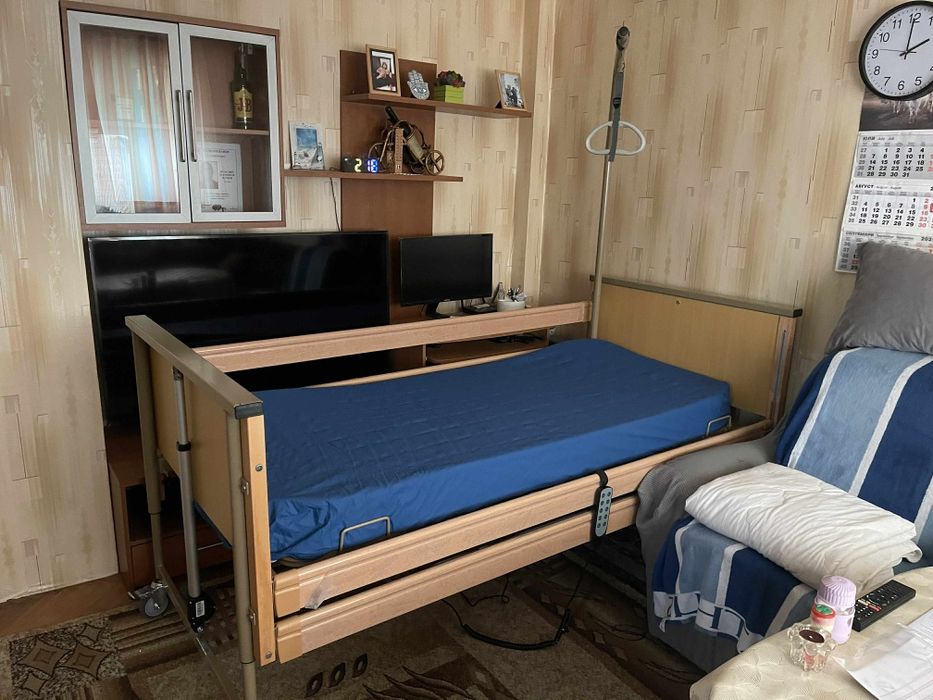 Електрическо болнично легло