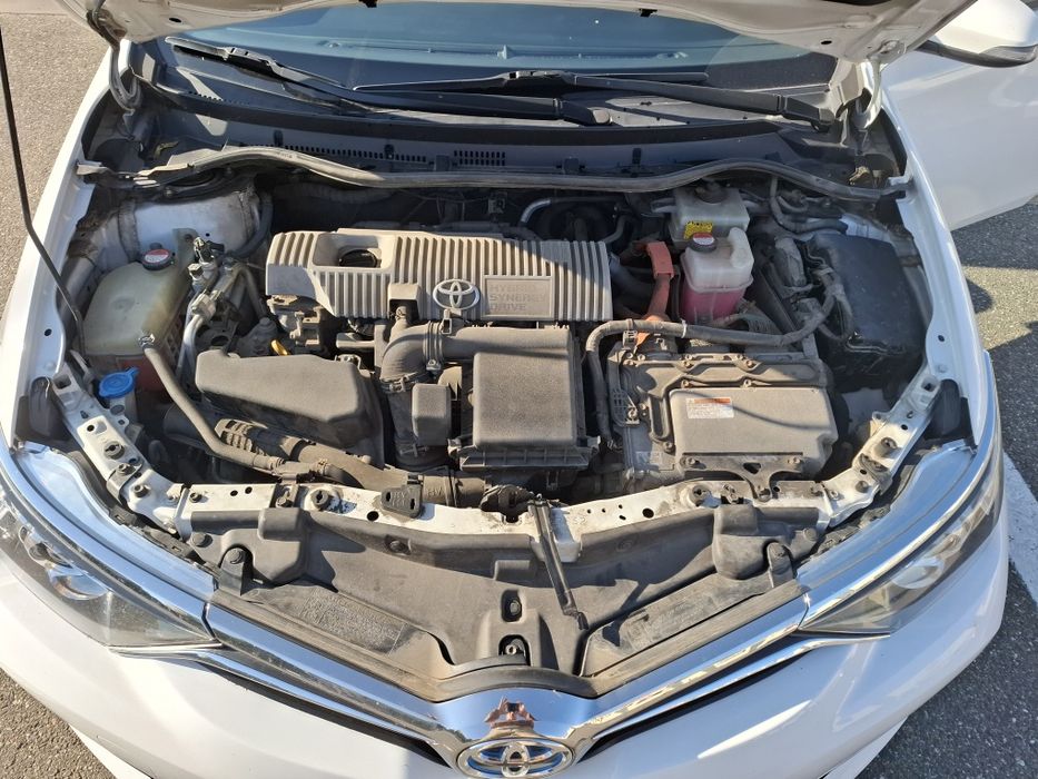 TOYOTA Auris 1.8 Hybrid  2016