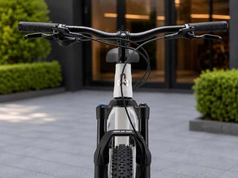 Нов дамски планински велосипед CTM CHARISMA 3.0 29 – Shimano CUES, въздушна вилка, внос от Словакия
