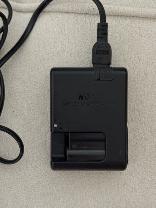 Încărcător acumulator Original Nikon MH-25a + BATERIE Originală Nikon EL-15