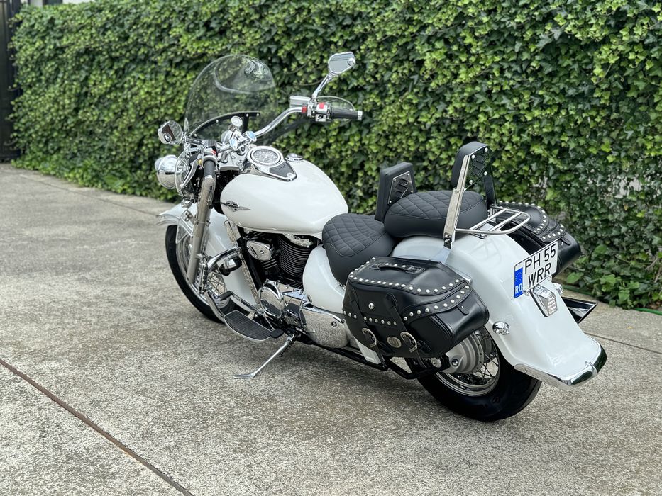 Suzuki Intruder C800