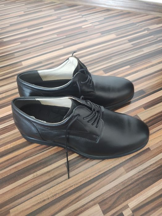 Pantofi VIPER  , Nr.43 .