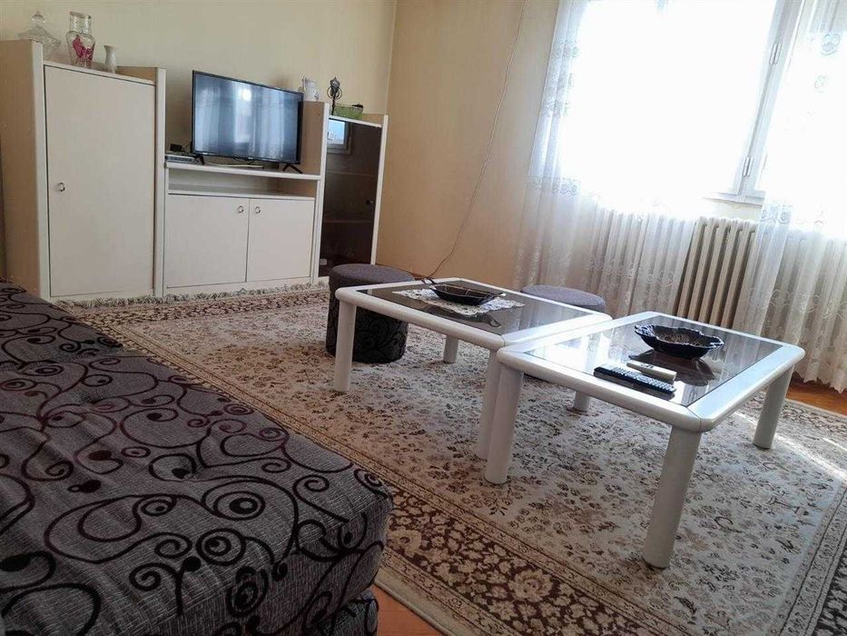 Дава се под наем Тристаен апартамент в Пловдив, Център - 78 кв.м за 239.7 € - Снимка #2