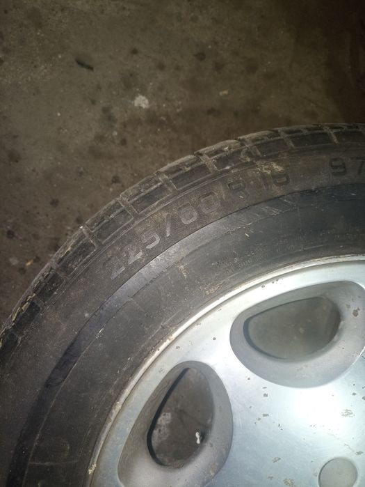 Продам диски оригинал на r16.