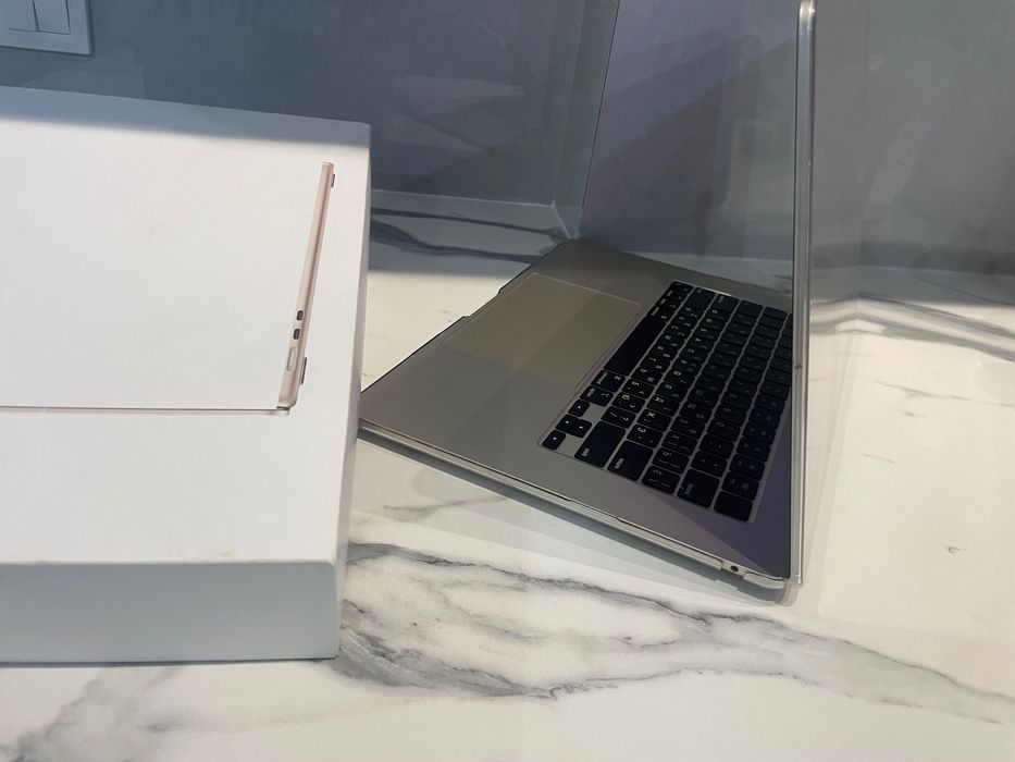 MacBook Air  256 GB