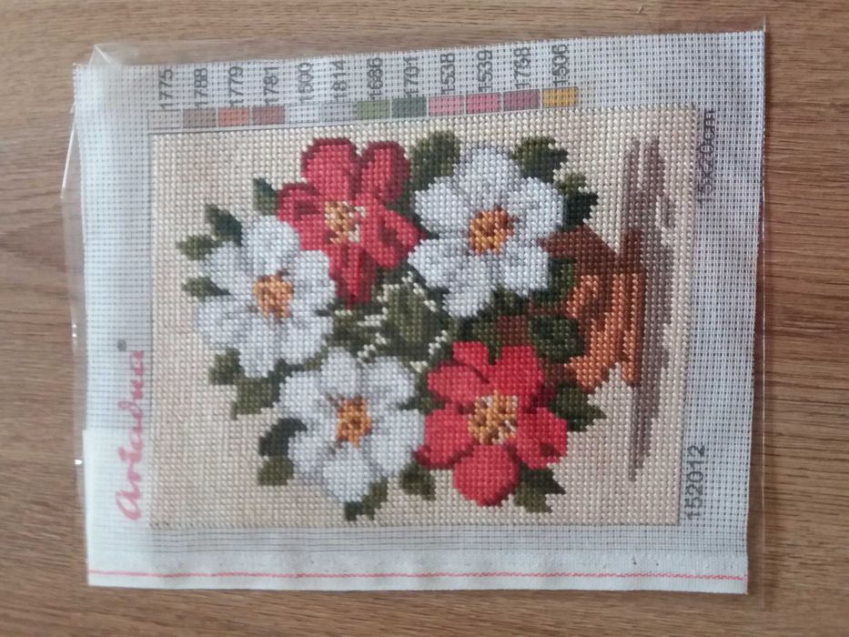 Щампирани гоблени-ушити