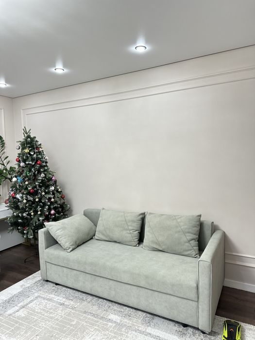 Продам почти новый диван