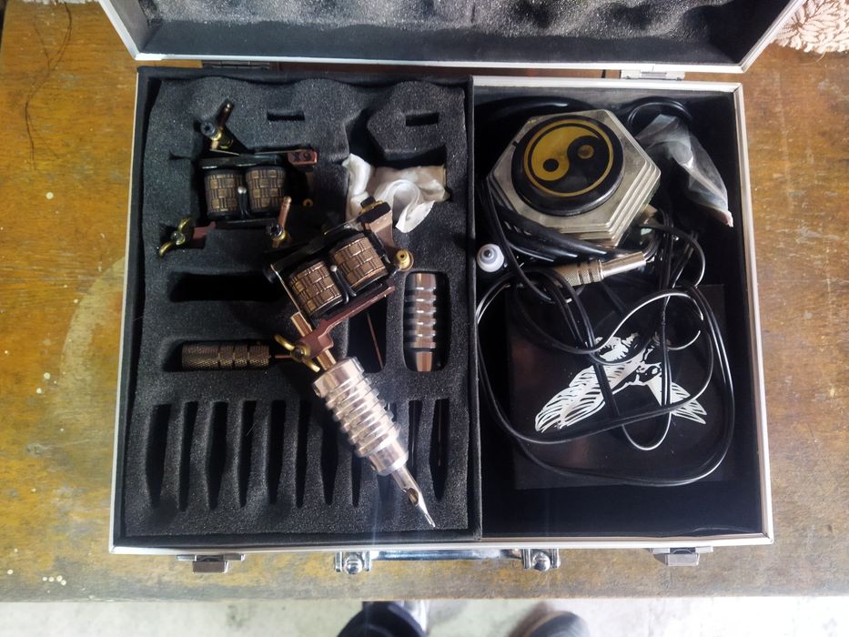 Продаю тату машинку полный комплект