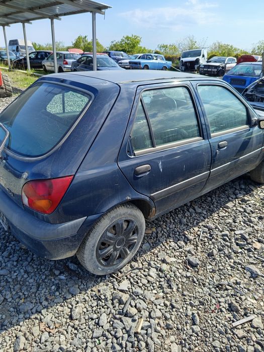 Форд Фиеста 1.8 74кс 2000г на части