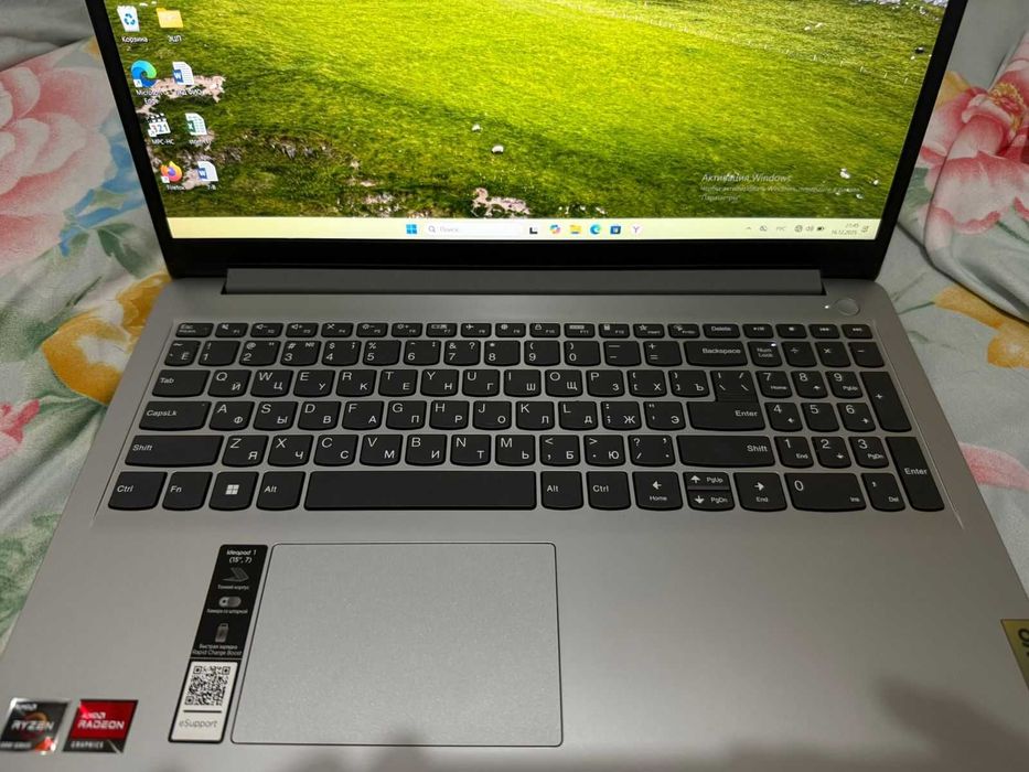 Lenovo IdeaPad Slim 3 15AHP10