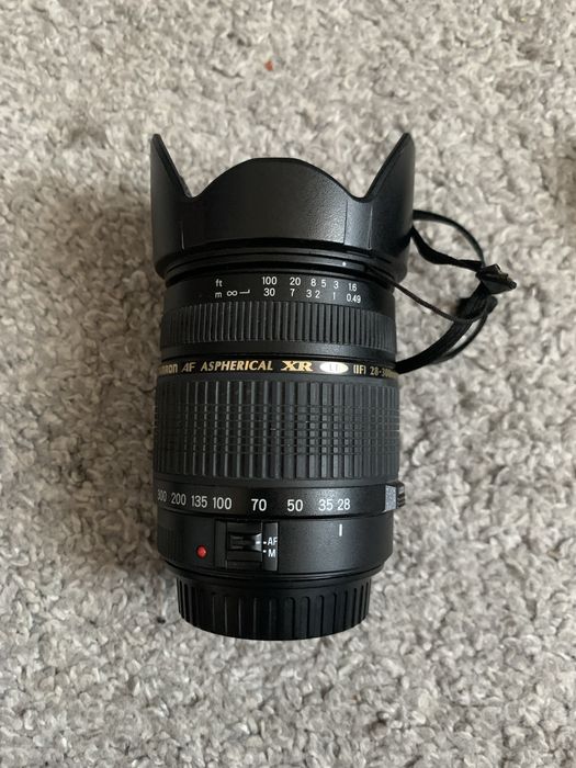 Canon EOS Rebel T3 + Обектив и аксесоари