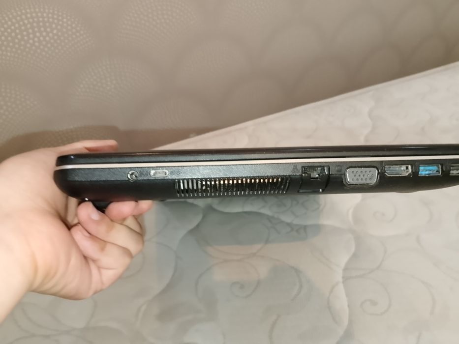 ASUS, модель X541U.