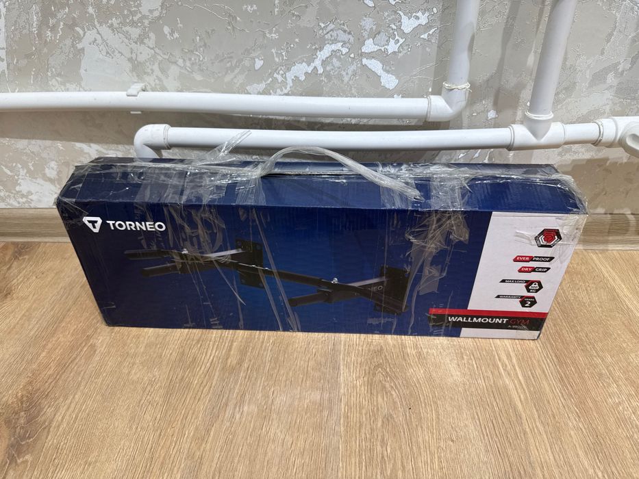 Турник настенный Torneo A-990WG