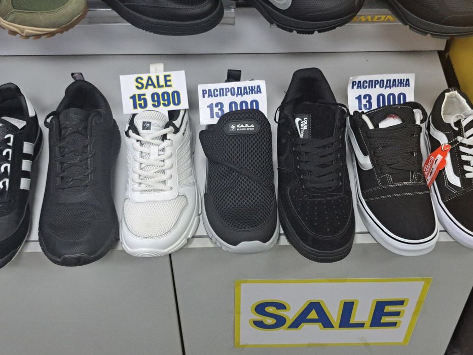 Продадим кроссовки новые
