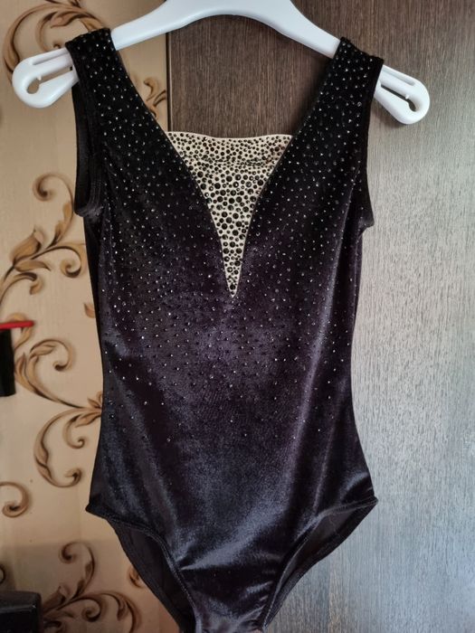 Продам купальник художественная гимнастика на рост 122 см