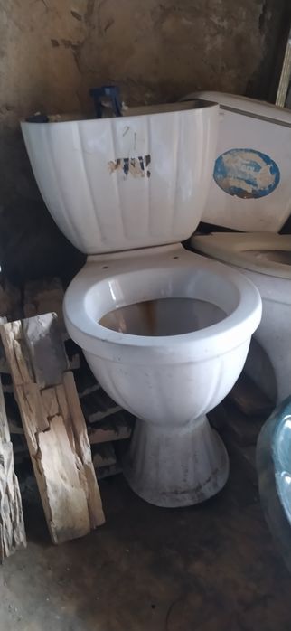 Унитазы б.у. для стройки и т. п.