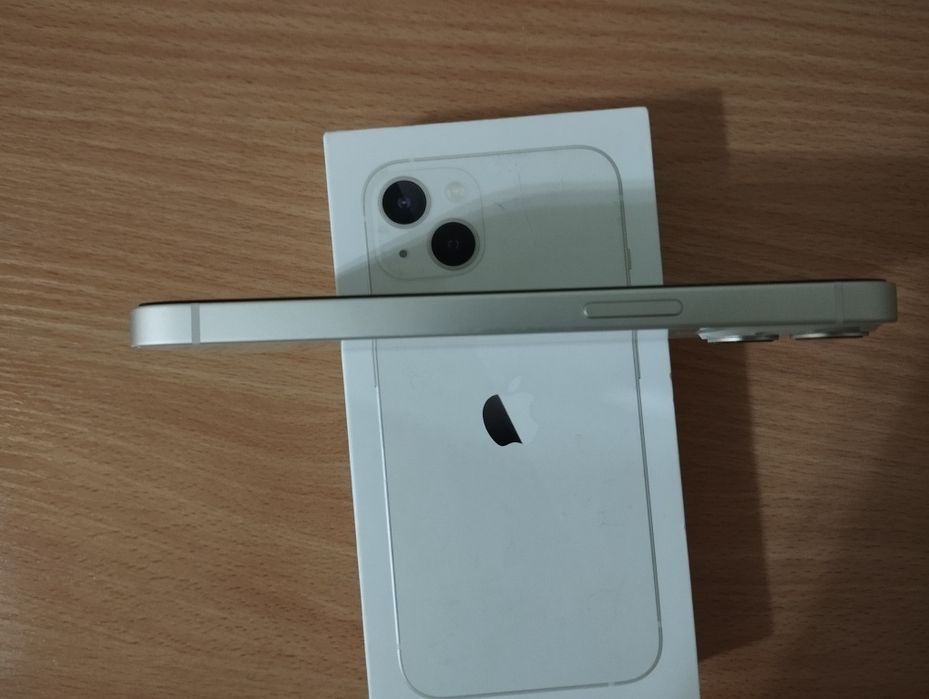 Продам iPhone 13