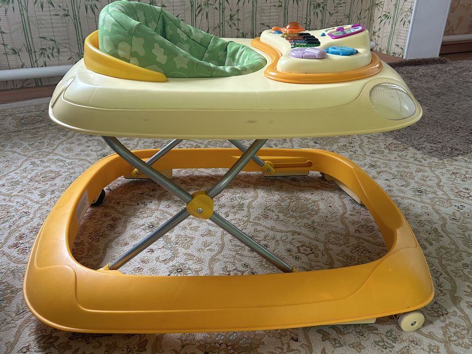 Продам детские ходунки Chicco