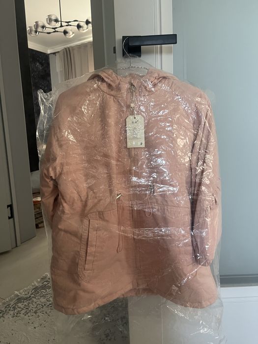 Куртка на девочку новая