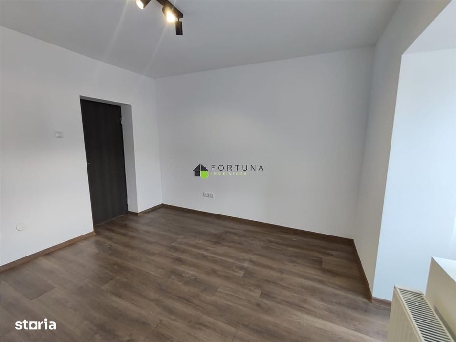 Garsoniera Rasnov Decomandata Renovata Bloc Vila Libera