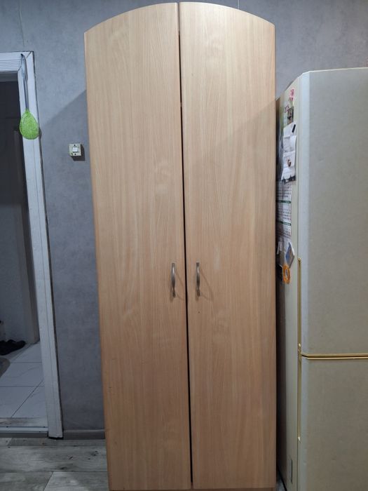 Продам шкаф плательный