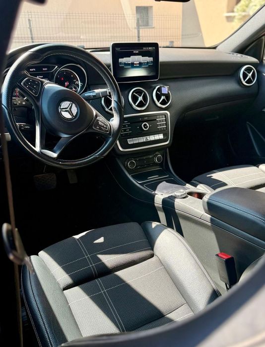 Mercedes-Benz A 200 Prețul este negociabil  Masina vine la pachet cu set de roti de iarna
