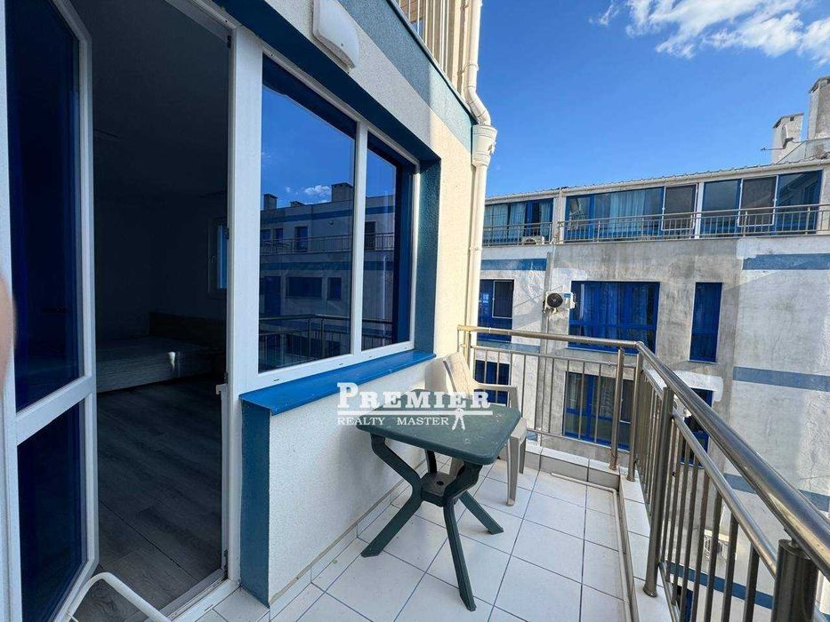 Просторно студио на първа линия в Поморие - 53990 EUR