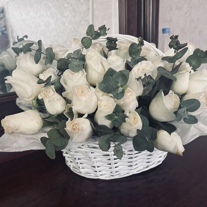 Корзинадағы 2букет бар.1-букет 7000