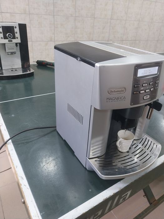 Expresor Delonghi Magnifica