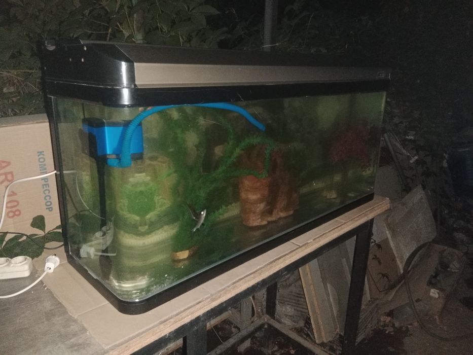 Заводской 210л аквариум.