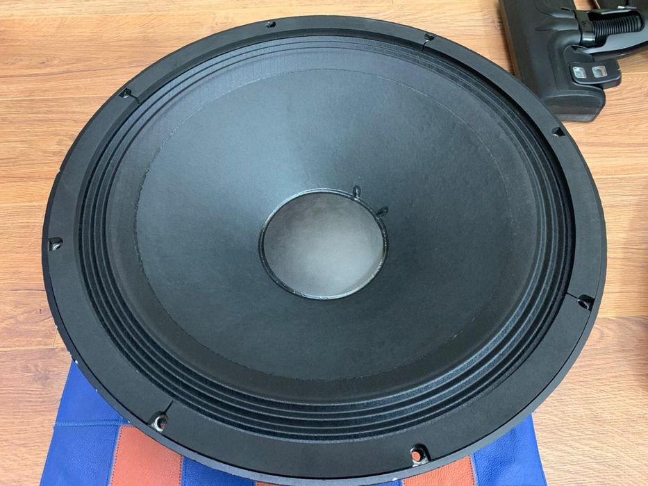 Низкочастотные динамики DAS Audio 18G