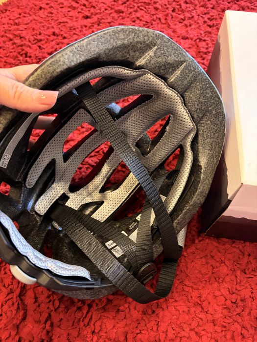 Vând Cască de Bicicletă „Powered by ONE BikeParts” – Nouă în Cutie!