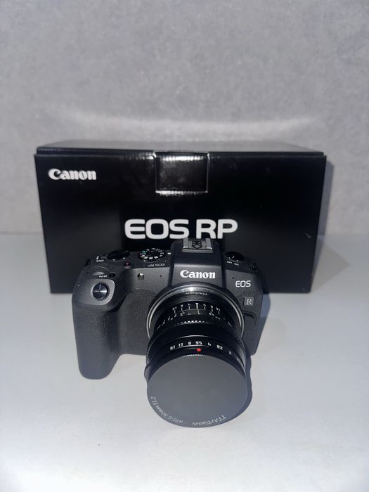 Продаю камеру Canon RP
