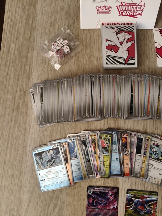 Mega Bulk Bundle (ETB White Flare + accesorii, bulk 341 cărți diferite era Mega Evolution)