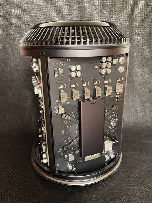 Apple Mac Pro Late 2013 „Trashcan” - Xeon E5 Quad Core, Dual AMD