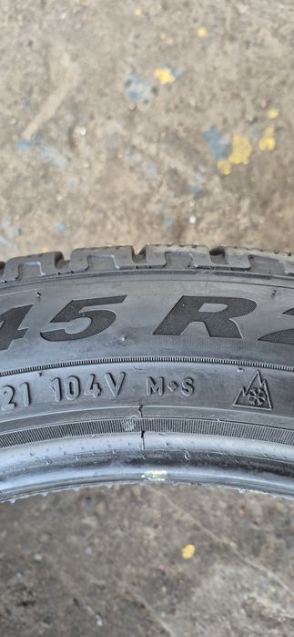 2 anvelope iarna Pirelli 245/45/21,dot 2020.Pretul este pe bucata