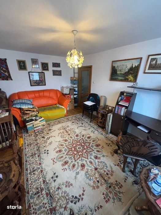 De inchiriat apartament spatios – zona Precista