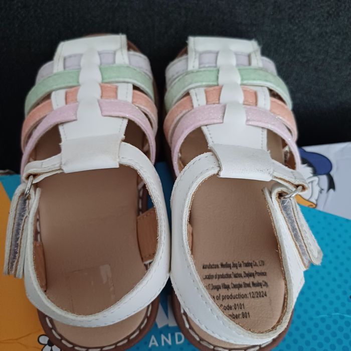Vand sandale marimea 24