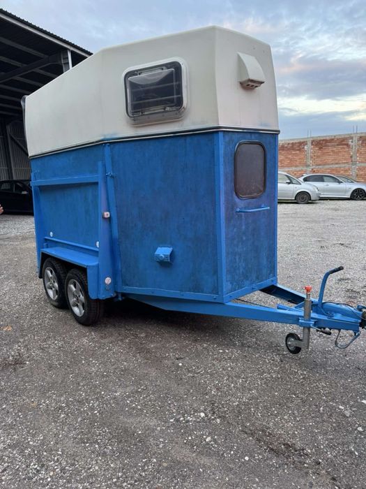 Продавам ремарке за коне или други животни