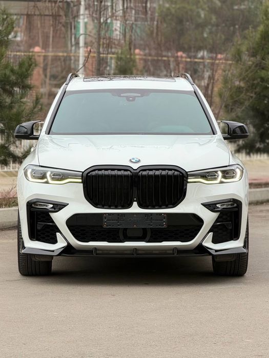 Bugun sotuvimizda Bmw X7 40 i