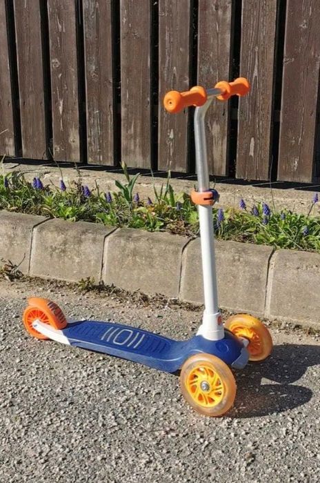 Trotineta cu roti luminoase Decathlon pt copii 80-120 cm,