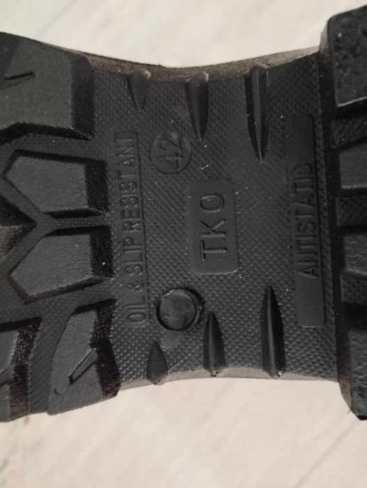 Продам берцы зима 42 размер