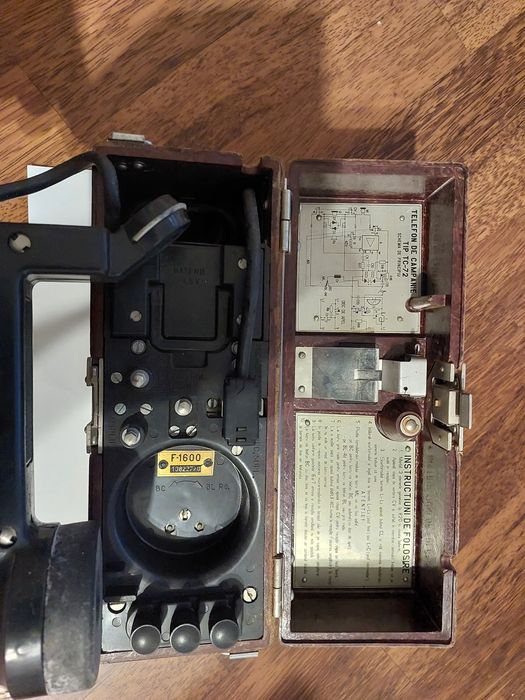 Vand telefon militar F 1600