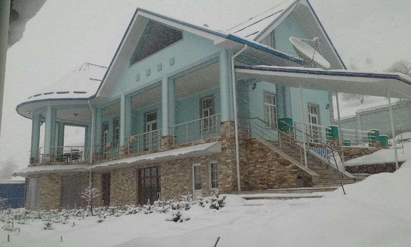 Евро дача в Чимгане продается.